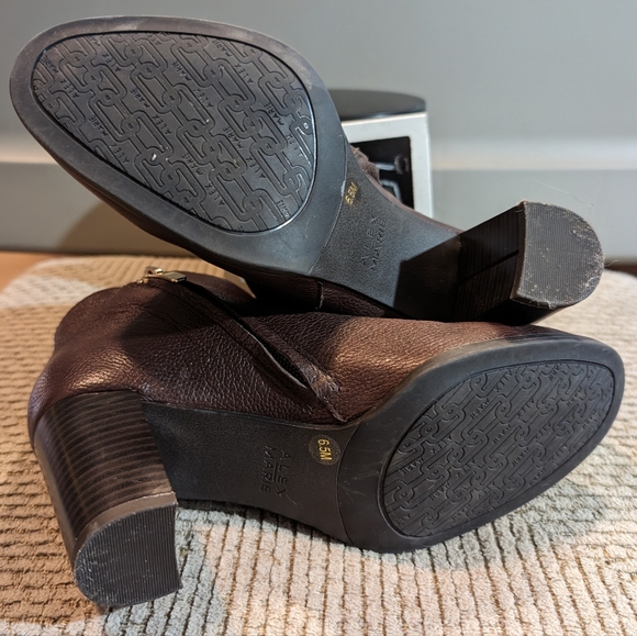 Alex Marie 6.5 rich chocolate pebble leather 2.5" stack heel gold zip side boots - Picture 6 of 10